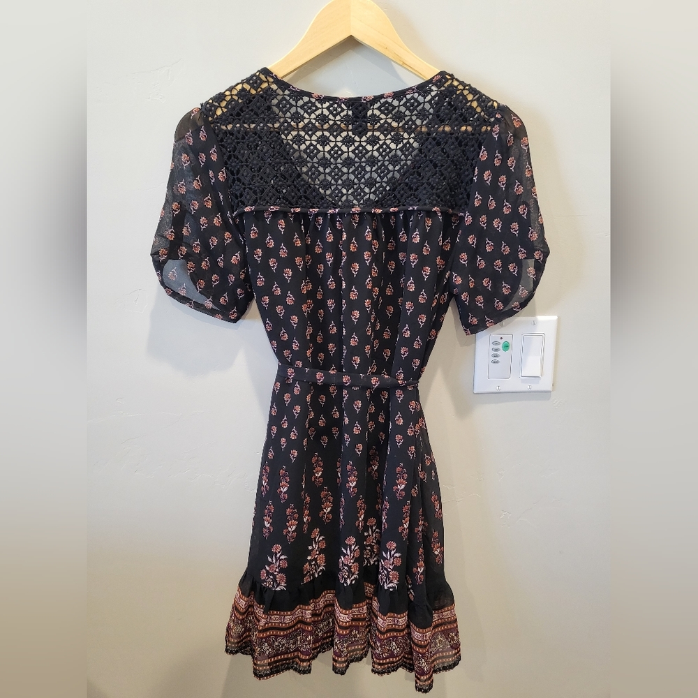 Forever 21 Black Print Crochet Collar Dress/Tunic